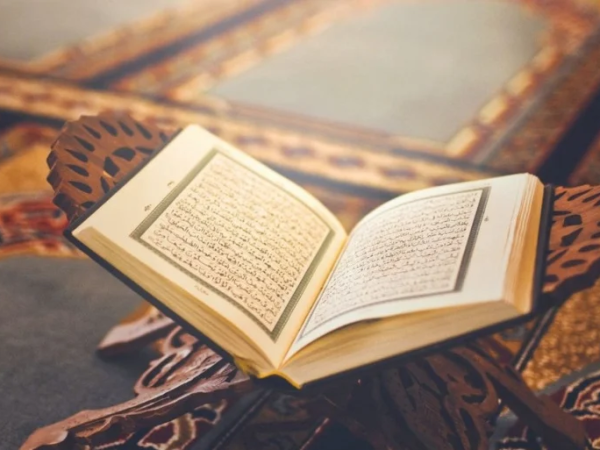 ما هو تفسير رؤيا قراءة القرآن الكريم في المنام؟